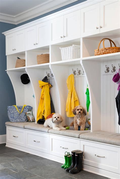 49 Functional and Ready Mud Rooms - Home Awakening | Mudroom design, Mudroom lockers, Mudroom ...