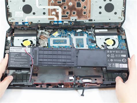 Alienware 17 R3 Battery Replacement - iFixit Repair Guide