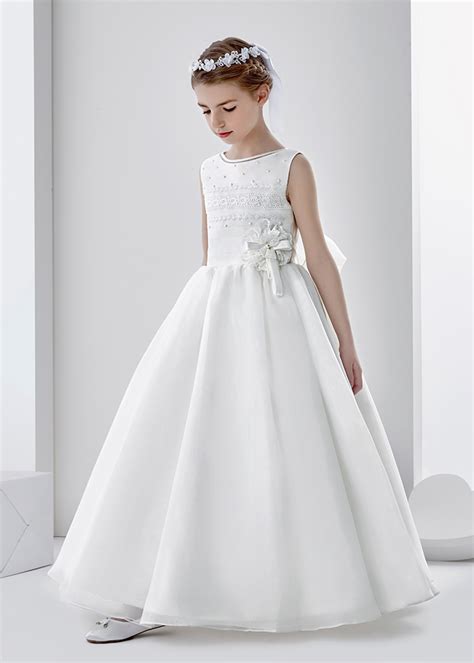 Everything that Clicks: Beautiful communion dresses