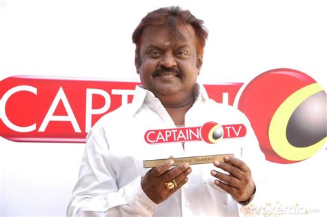 Vijayakanth launches Captain TV Logo