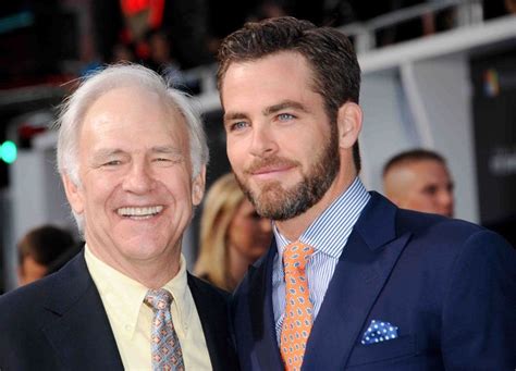 Chris Pine with his father Robert Pine - Hollywood premiere - Star Trek - Into Darkness - May ...