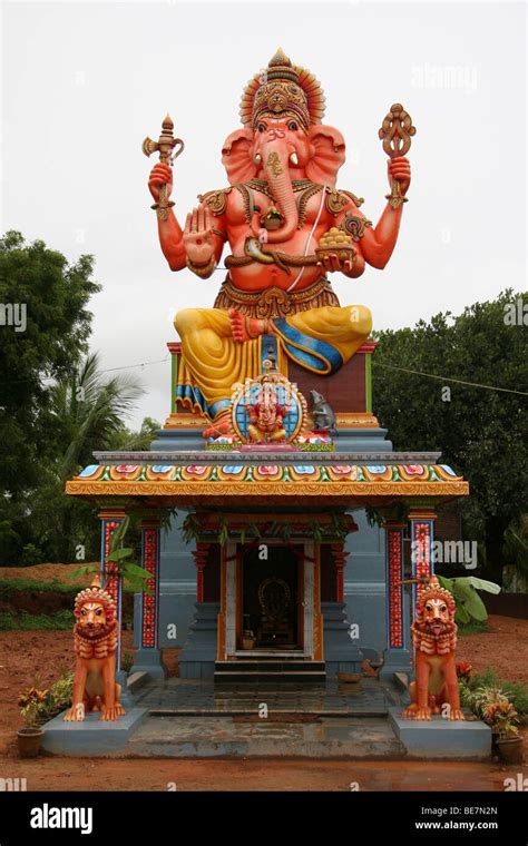 A sizeable Ganesh temple in rural Karnataka, south of Bangalore, in Stock Photo: 25985757 - Alamy