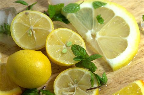 Lemon And Mint Closeup Free Stock Photo - Public Domain Pictures