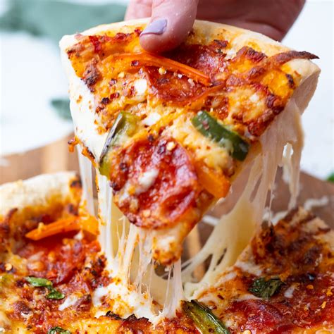 What Is a Cheese Pull? The Food Stylist Secret for the Meltiest Slice of Pizza is Revealed in ...