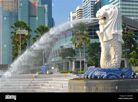 Famous landmarks of Singapore - The Merlion Stock Photo: 60344947 - Alamy