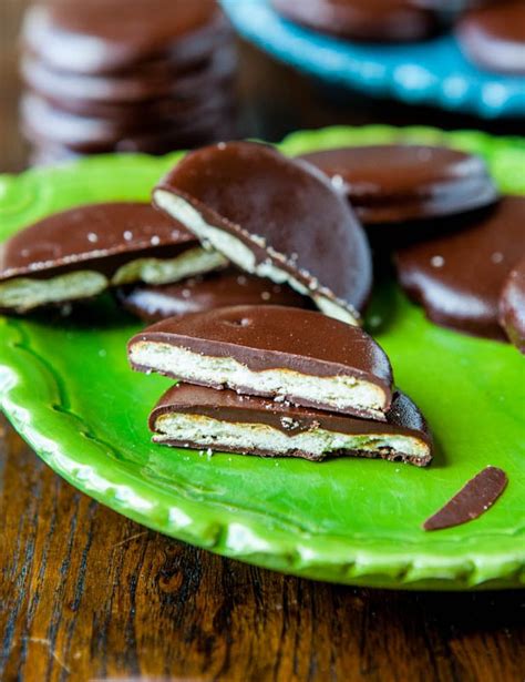 Homemade Thin Mints Recipe (No-Bake!) - Averie Cooks