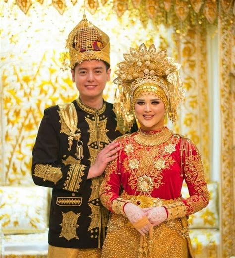 11 Ragam Busana Pria Pernikahan Tradisional Para Aktor Indonesia - Wedding Market