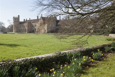 Lacock Abbey Gardens, Chippenham, Wiltshire, SN15 2LG - National Garden ...