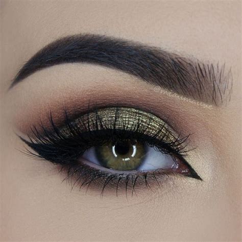 10 Amazing Makeup Looks Featuring Green Eye Shadow | Styles Weekly