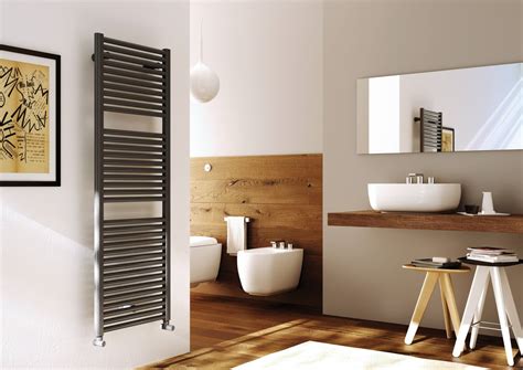 Best Wall Mounted Towel Warmers 2020: Reviews and Buying Guide