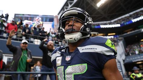 Tyler Lockett Calls Out Media, Fans for 'Reaching' on Postgame Comment