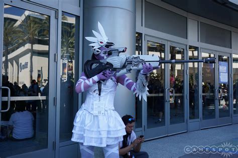 Best Video Game Cosplay At WonderCon 2017 - GameSpot