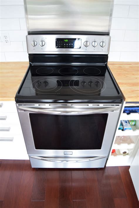 Frigidaire Gallery Electric Range Review - northstory + co.