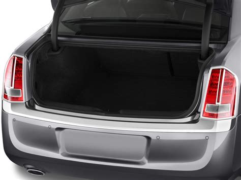 Chrysler 300c trunk dimensions