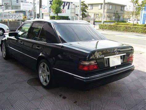 Mercedes-Benz E500 W124 Black | BENZTUNING