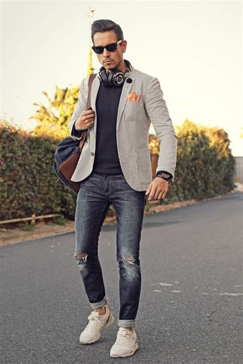 7 Snazzy Ways To Wear White Sneakers With Your Outfits