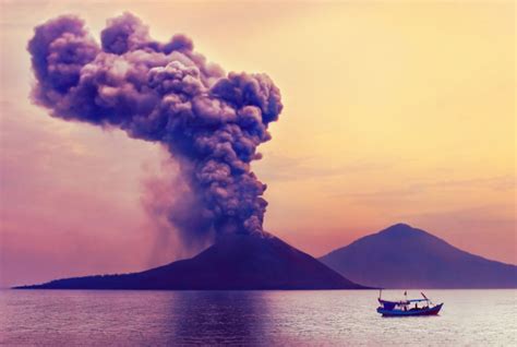 RANKED: The 15 Most Dangerous Active Volcanoes In The World – New Arena