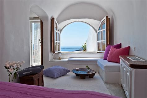 If It’s Romance You’re After, Try This Cliffside Hideaway in Santorini ...