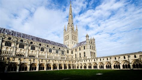 Norwich Cathedral, U.K. - David Hirst Organist