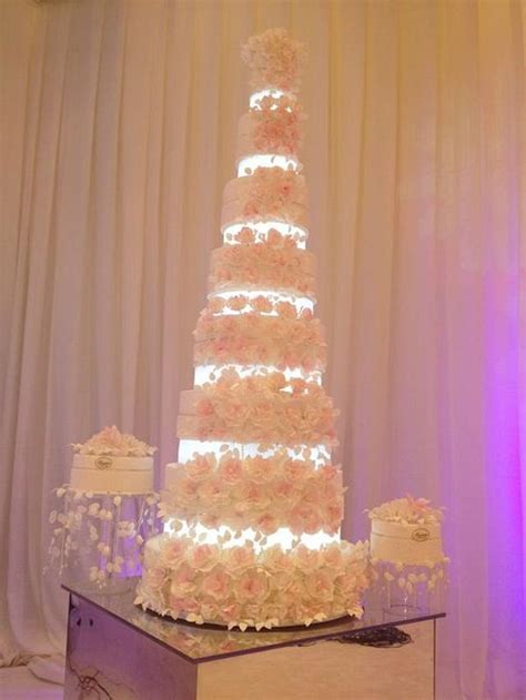 Wedding Cakes By Opera Paris Kuwait - Decorated Cake by - CakesDecor