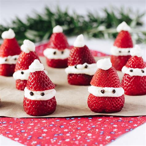 Strawberry and Cream Santas | Recipe | Edible christmas gifts, Christmas strawberry, Easy ...