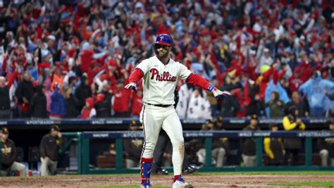 WATCH: Bryce Harper delivers go-ahead, 2-run home run, sends Philadelphia Phillies to World Series