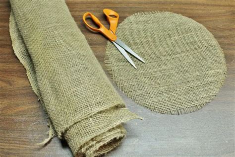 How to Make Burlap Placemats | 24 Creative DIYs & Tutorials