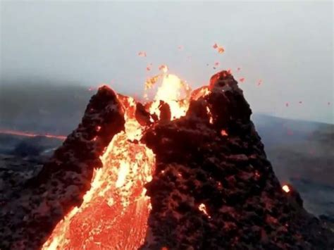 Amazing Drone Footage Of A Volcano Erupting In Iceland Is The Coolest Video You'll See This Week