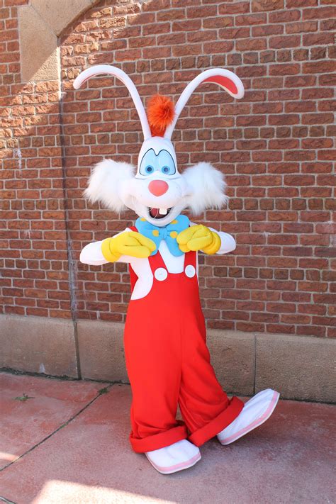 Roger Rabbit character meet and greet at Disneyland Paris ...