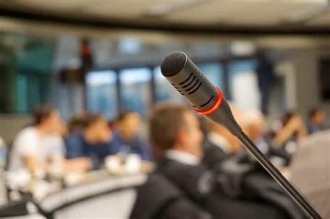 Key Tips on How to Get the Best Speakers at Your Next Event