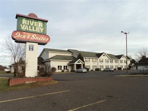 RIVER VALLEY INN & SUITES $108 ($̶1̶1̶9̶) - Prices & Hotel Reviews ...