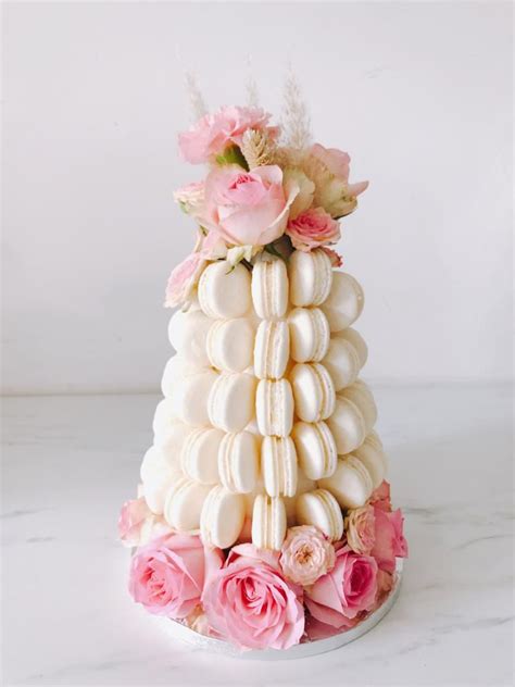 28 Stunning Macaron Wedding Cakes to Make a Statement