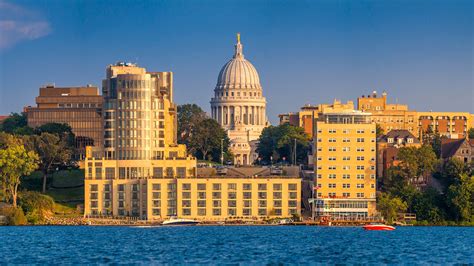 Hotels in Madison, Wisconsin | The Edgewater | Historic Hotels of America