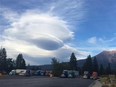 Great afternoon photo of an Altocumulus Standing Lenticularis Cloud/Wave Cloud formation on NE/E ...