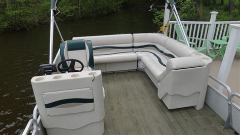 Replacement Pontoon Boat Seats | Sun Tracker Pontoon Rebuild | PontoonStuff.com