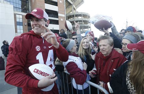 Alabama celebrating national football title with parade - Sports ...