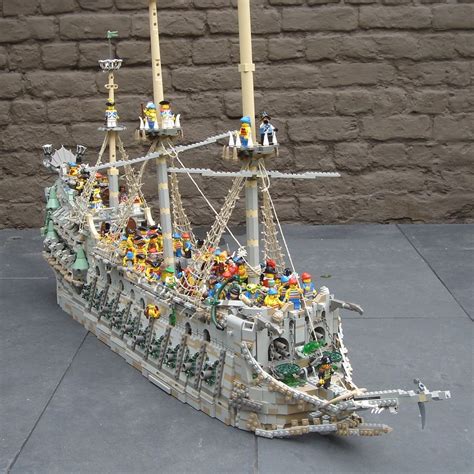 Celebrating 1000 supporters | Lego creations, Amazing lego creations, Lego sculptures