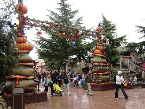 Halloween in Disneyland, Paris - Halloween Photo (2691333) - Fanpop