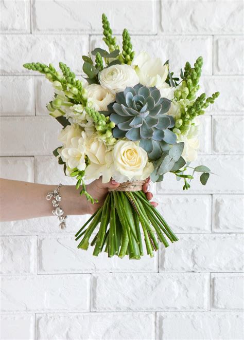How to Make a Succulent Bouquet | Succulent bouquet wedding, Flower bouquet wedding, Succulent ...