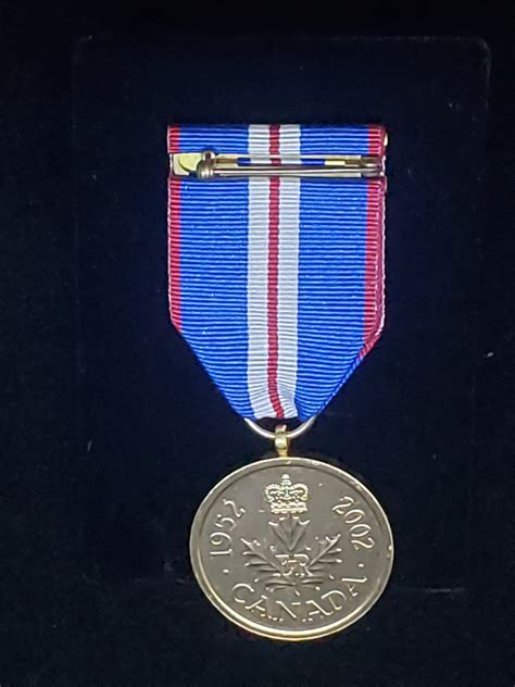 Queen's Gold Jubilee Medal (2002) , Original – Defence Medals Canada