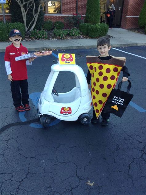 Pizza and pizza delivery costume. Cute duo idea! | Pizza halloween ...