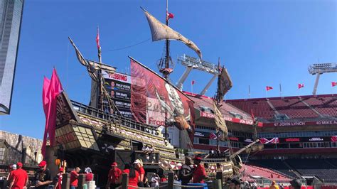 pirate-ship-raymond-james-stadium - The Sports Bank