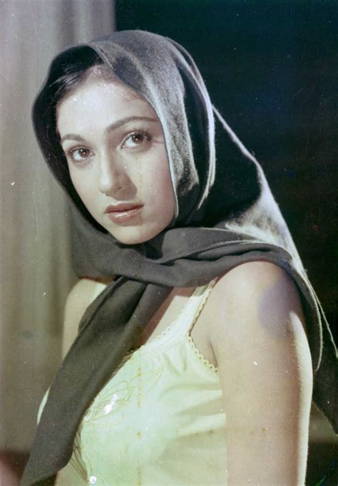 Tina Munim movies, filmography, biography and songs - Cinestaan.com