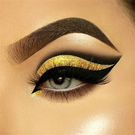 Gold Glitter Eye Makeup – Lensweets