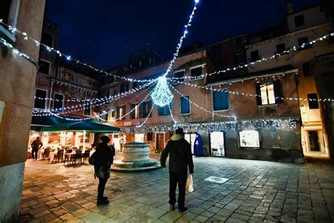 Venice Christmas Market | 2024 Dates, Locations & Must-Knows ...