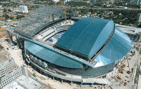 Retractable-Roof-Ballparks, a better way to watch Baseball.