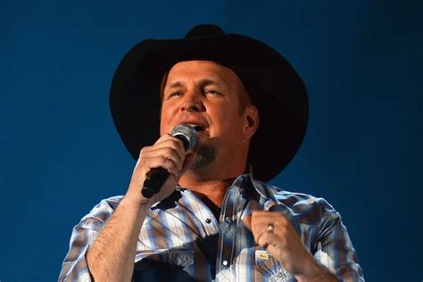 Garth Brooks Adds One Last Chicago Show to 2014 Tour Dates