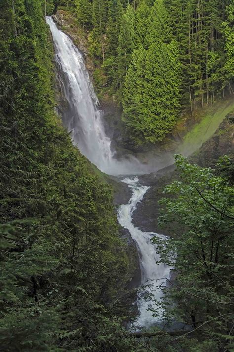 The Best Waterfall Trails in America | TrailLink