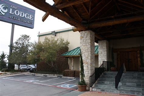 The Lodge | Northwest Dallas | Bars and Clubs | Music