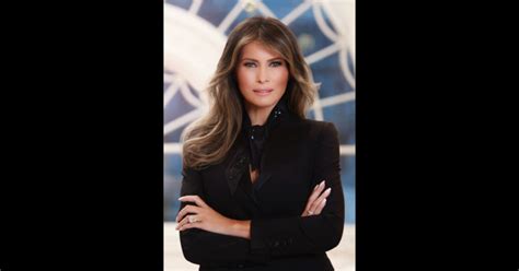 This is First Lady Melania Trump's Official White House Portrait ...